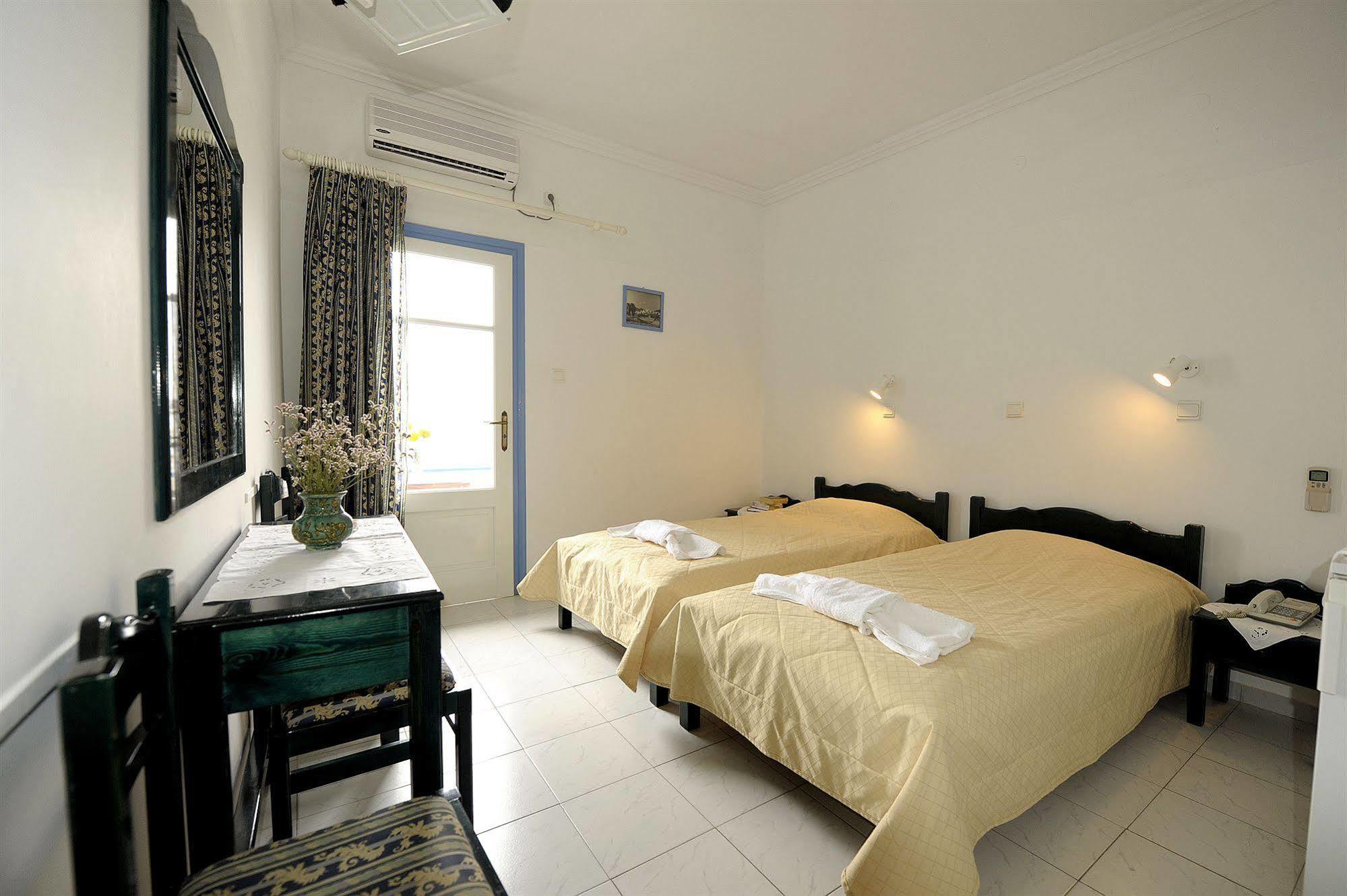 Corali Hotel Adamantas  Luaran gambar